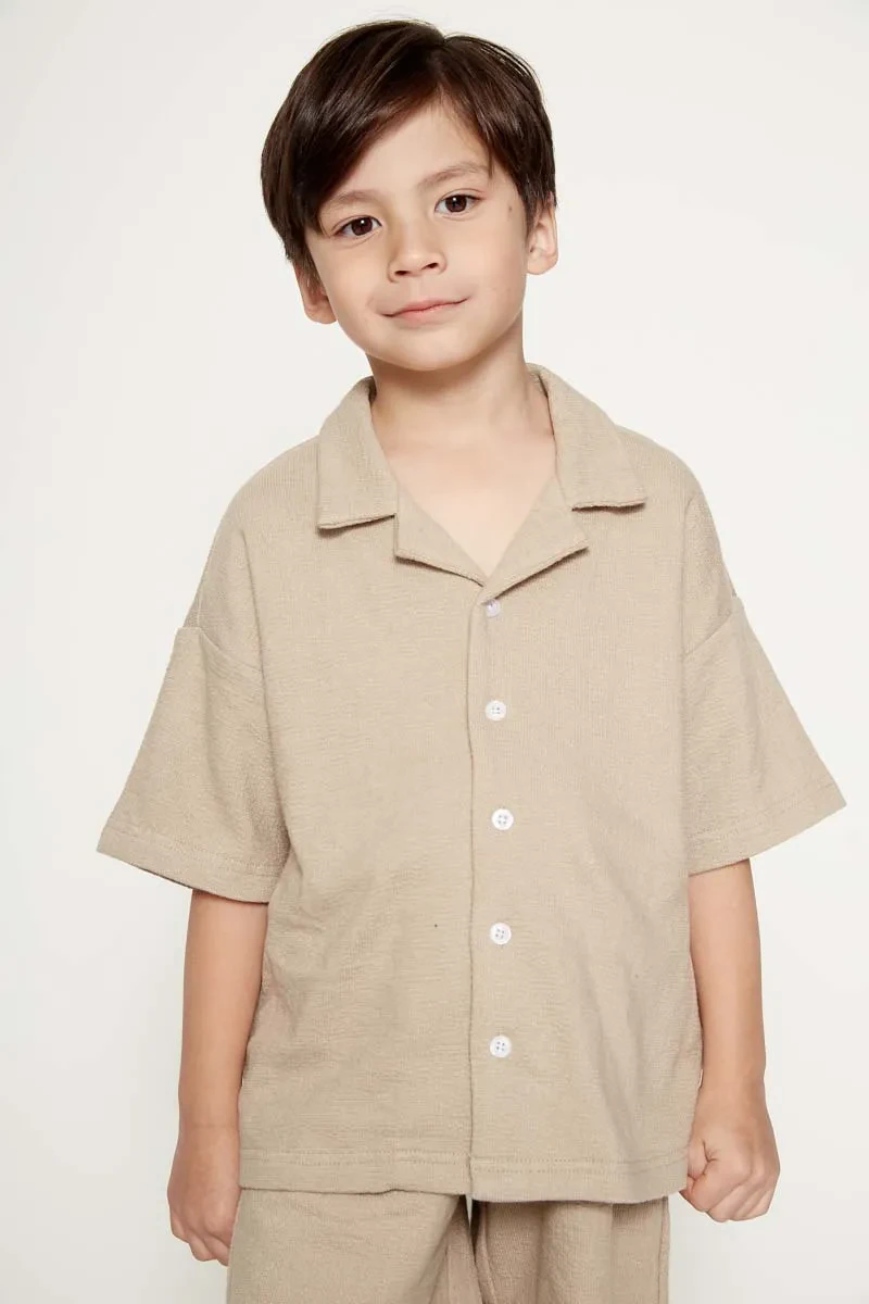 KIDS BOY ESSENTIAL SHORT SLEEVE SHIRT  KHAKI