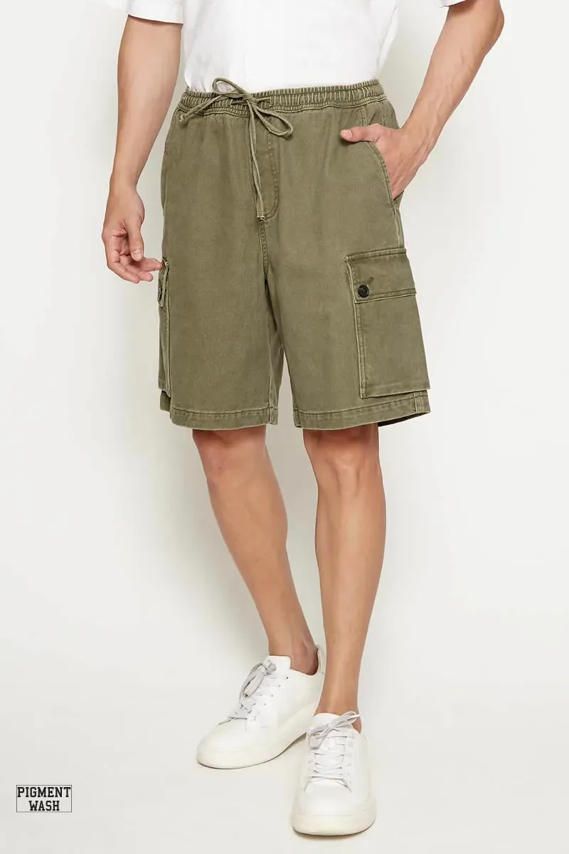 MEN ESSENTIAL SHORT PANTS   GREEN