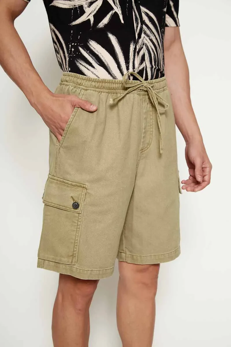 MEN ESSENTIAL SHORT PANTS   KHAKI