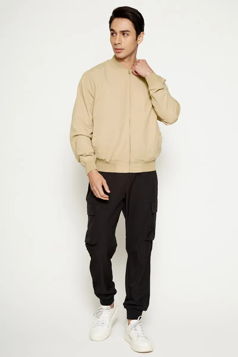 MEN ESSENTIAL JACKET KHAKI