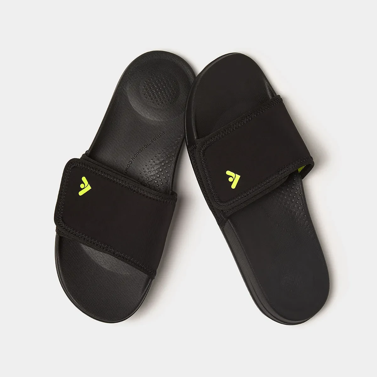 IQUSHION MEN ADJUSTABLE WATER RESISTANT SLIDES
