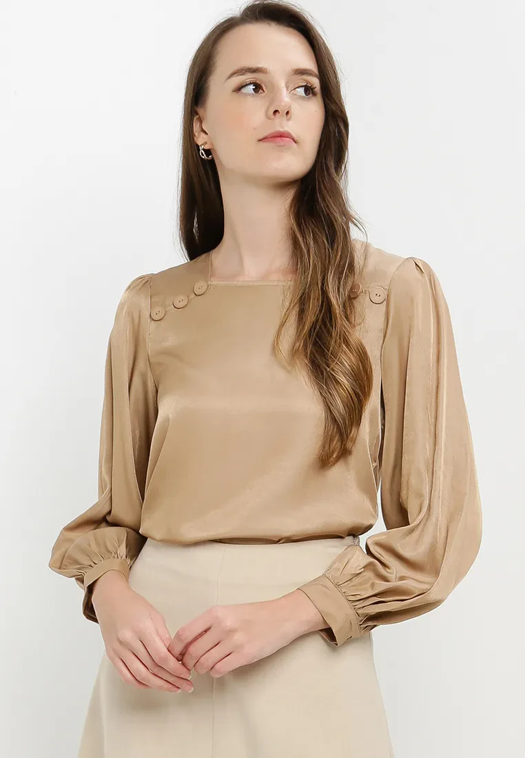 SQUARE NECK BLOUSE WITH BUTTONS DETAIL IN KHAKI
