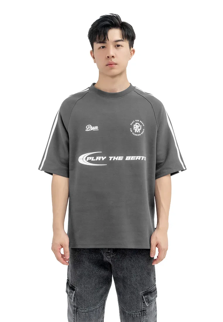 DRUM SELECT REFLECTIVE PRINT OVERSIZED TEE