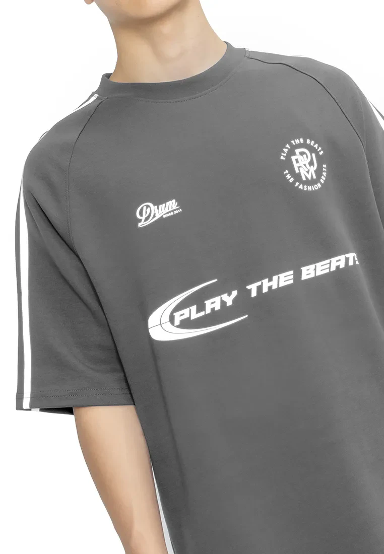 DRUM SELECT REFLECTIVE PRINT OVERSIZED TEE