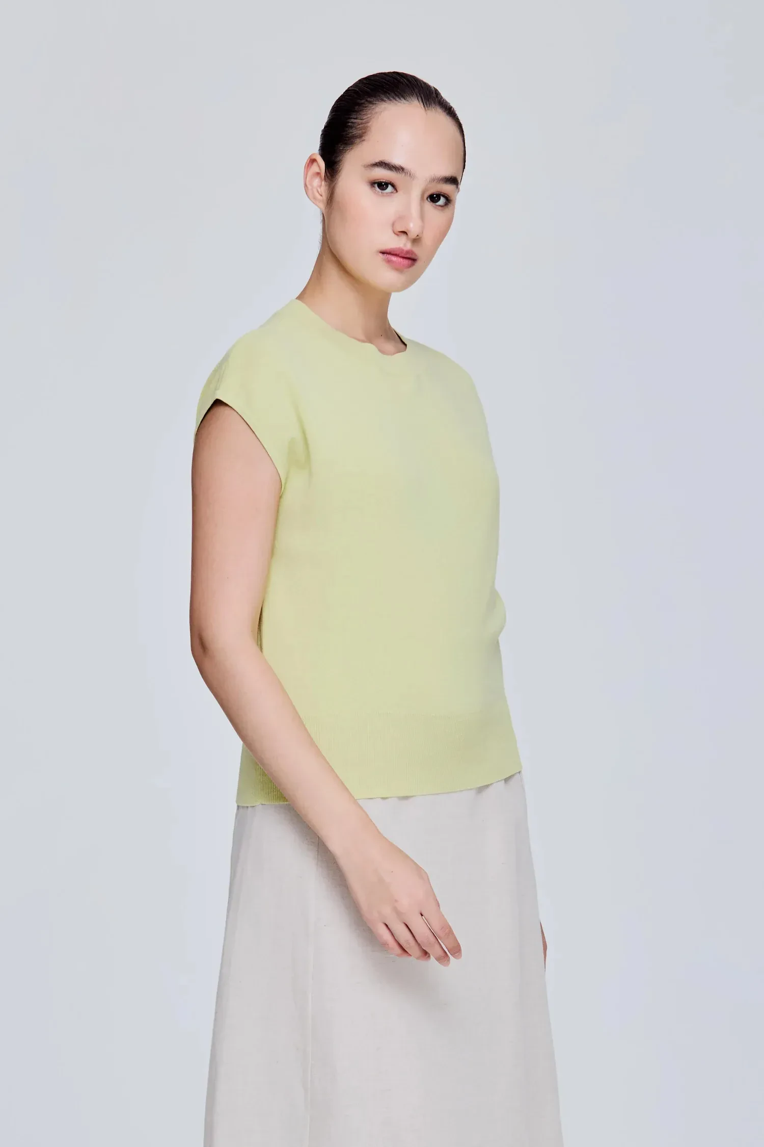 V-SLIT BACK DRAPE KNIT