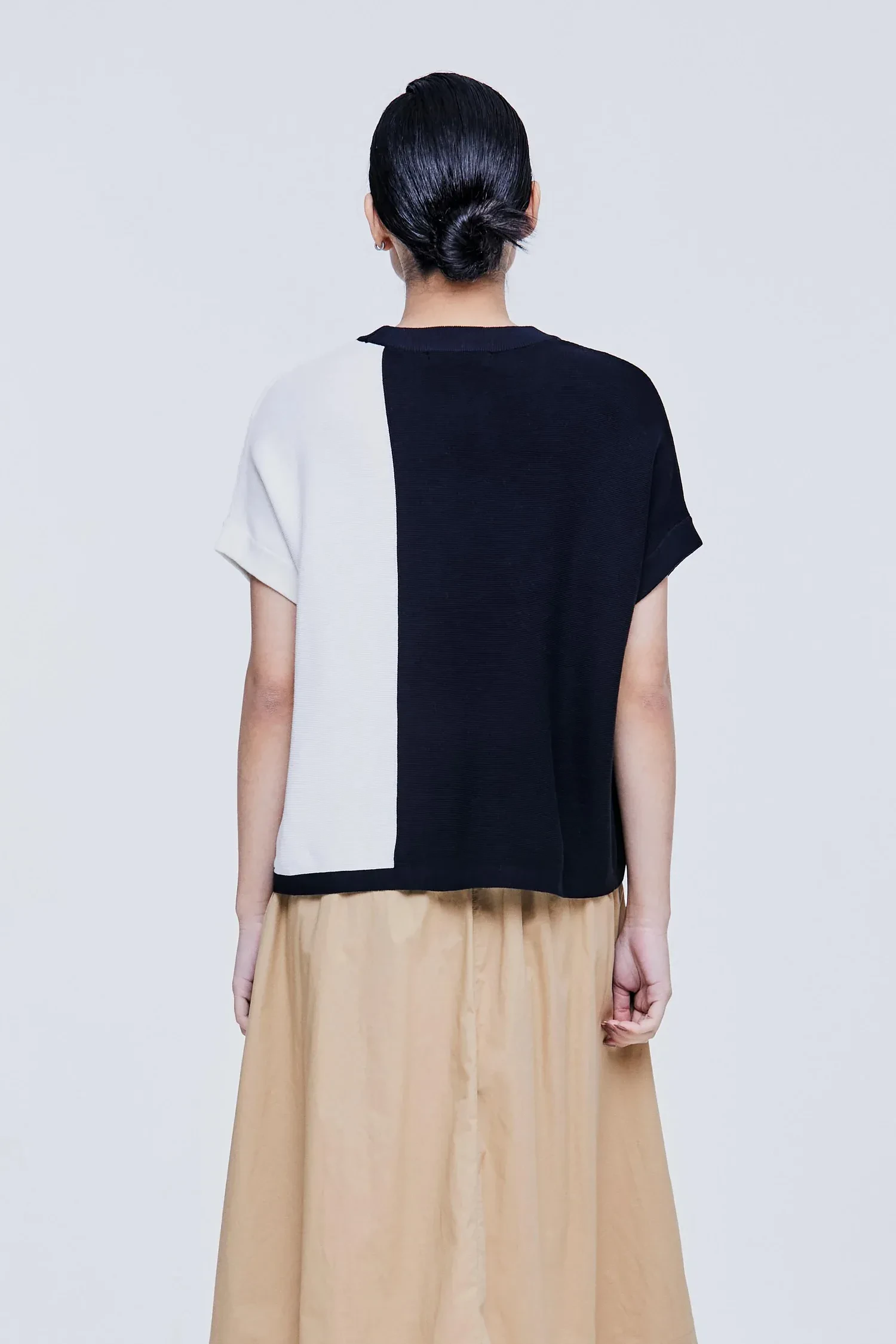 COLOR BLOCK SWEATER
