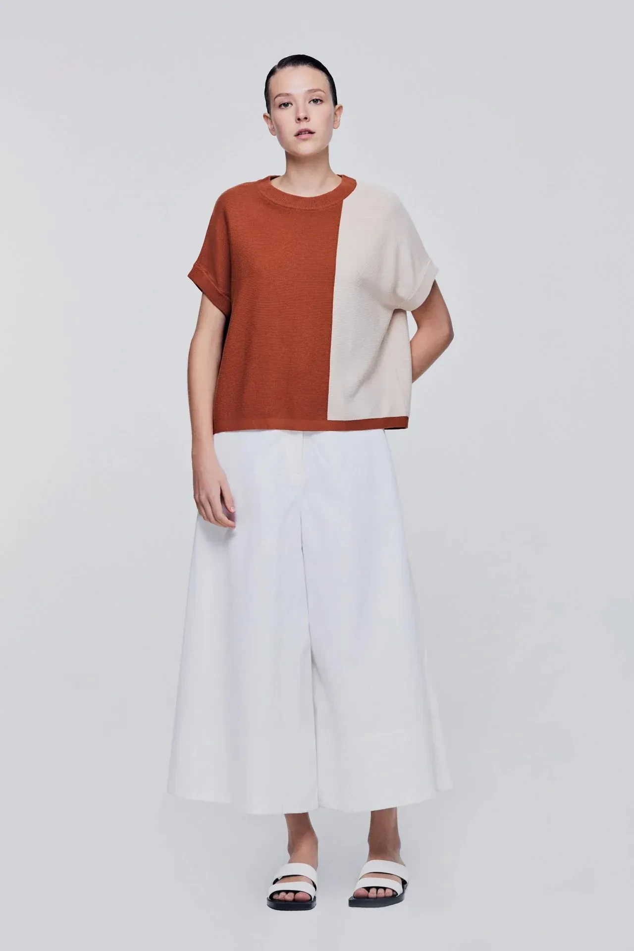 COLOR BLOCK SWEATER