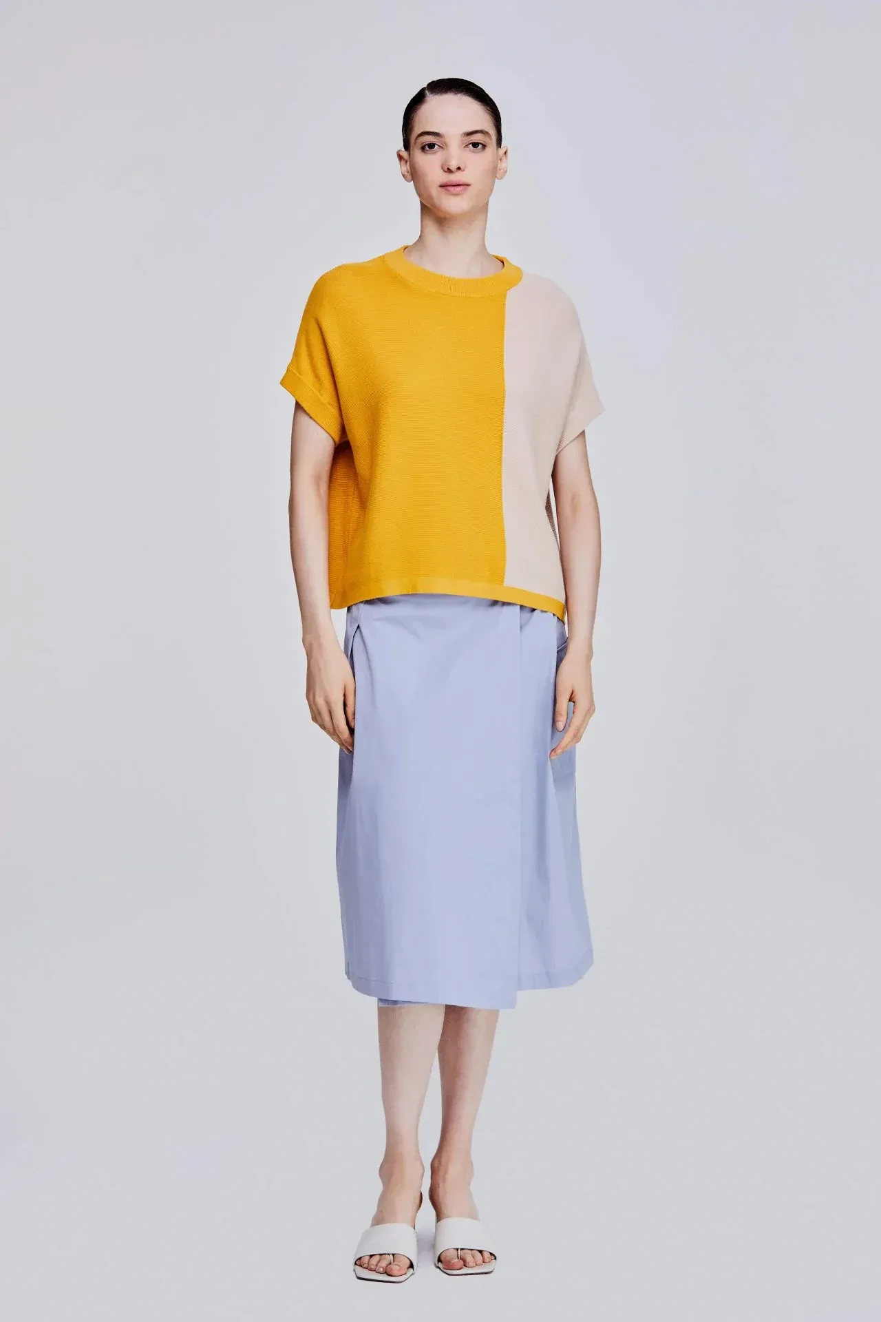 COLOR BLOCK SWEATER